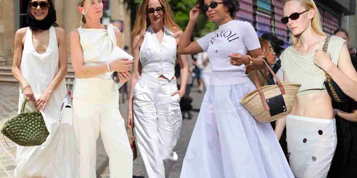 more Hermes Herbag Bags trends emerge from the street style scene